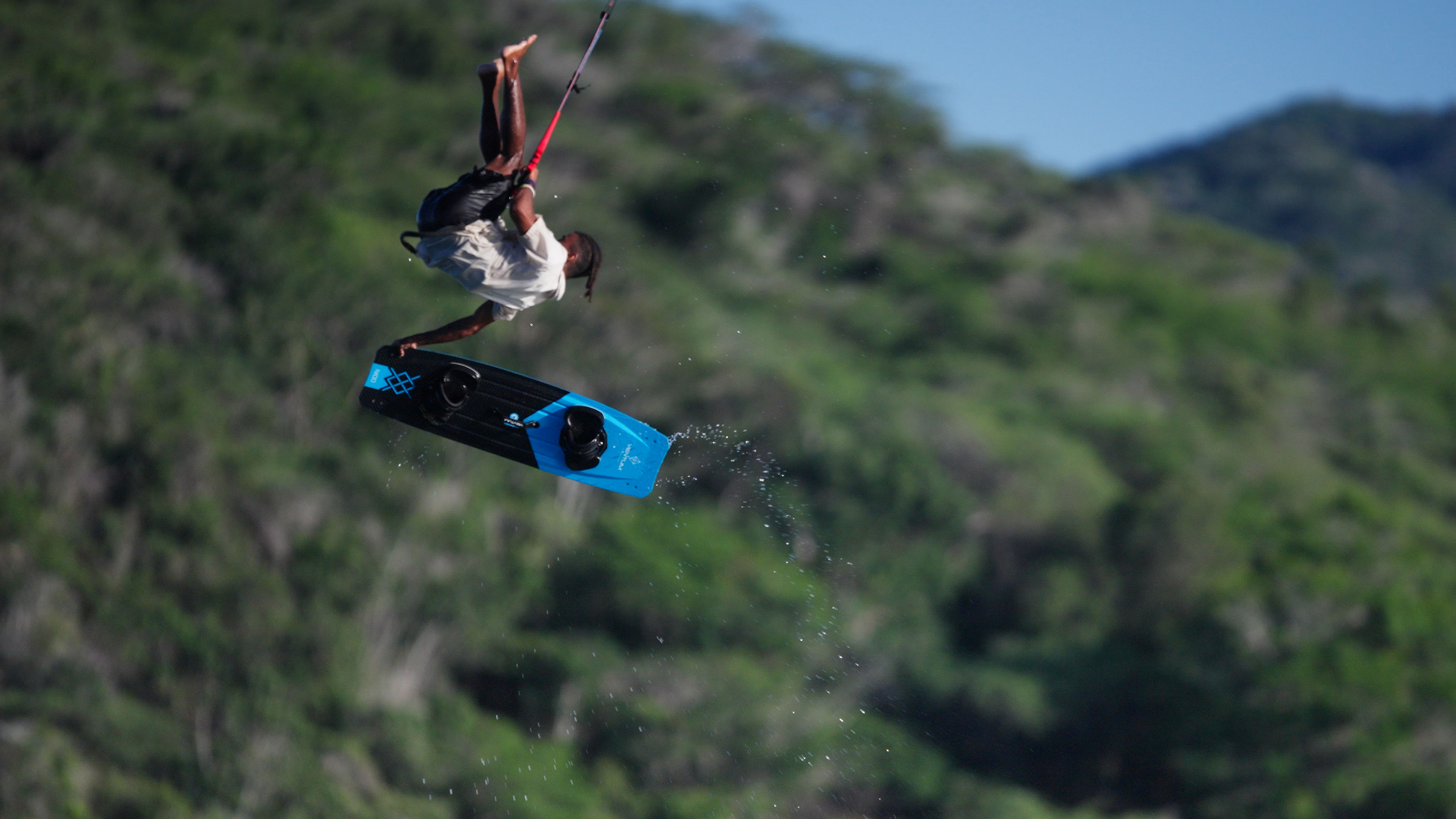 Advanced Kitesurfing instructional class for tricks and moves