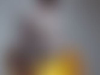 Création d'un moodboard Pull Gris et Jupe Jaune