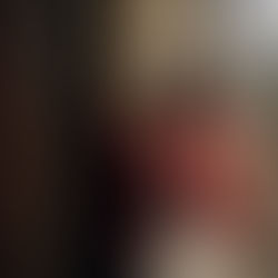 Création d'une image d'un homme portant une veste rouge