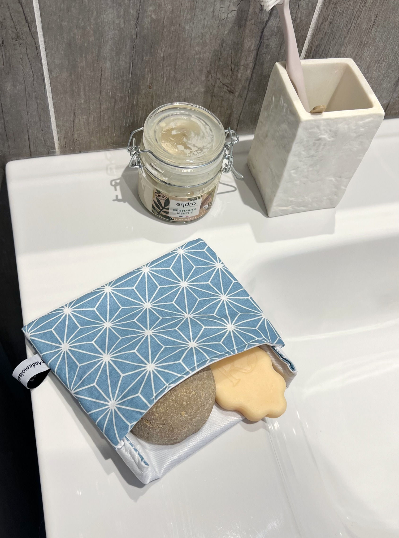 Pochette imperméable S bleu clair