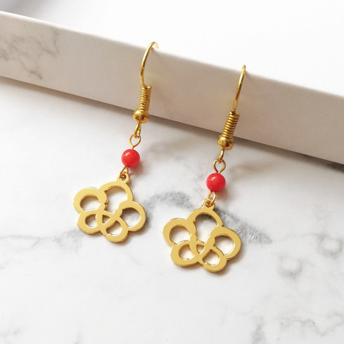 PLUM in Hiragana earring satokomatsu