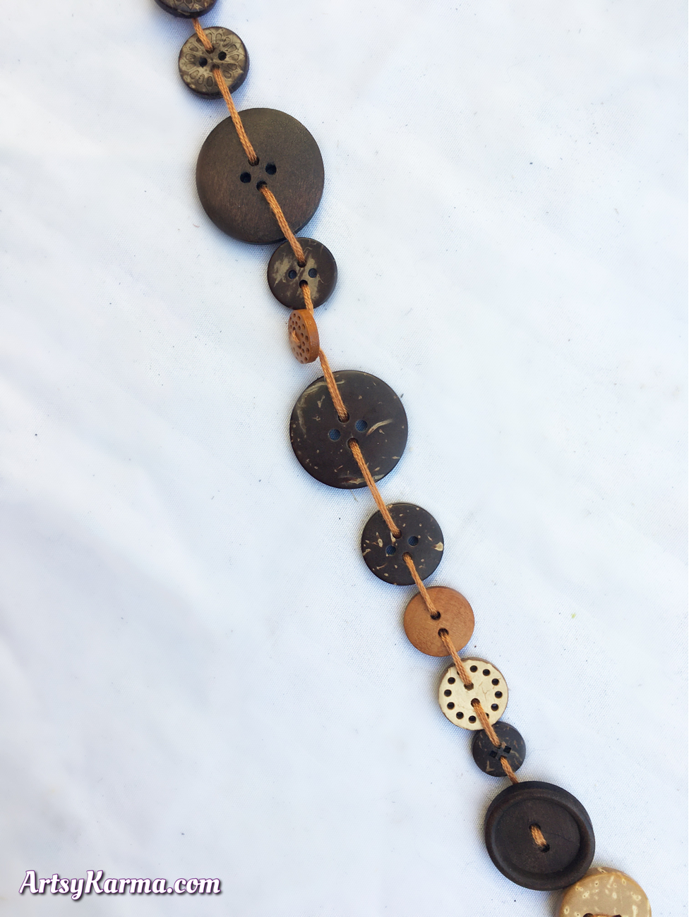 Craft project using buttons
