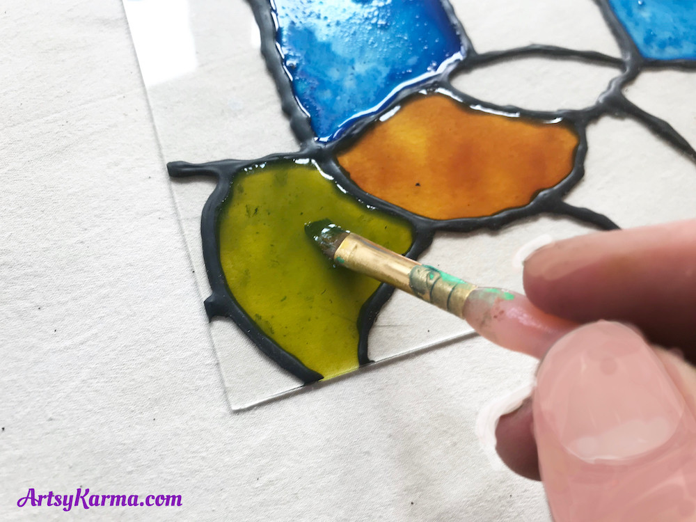 alcohol inks can be used to paint glass
