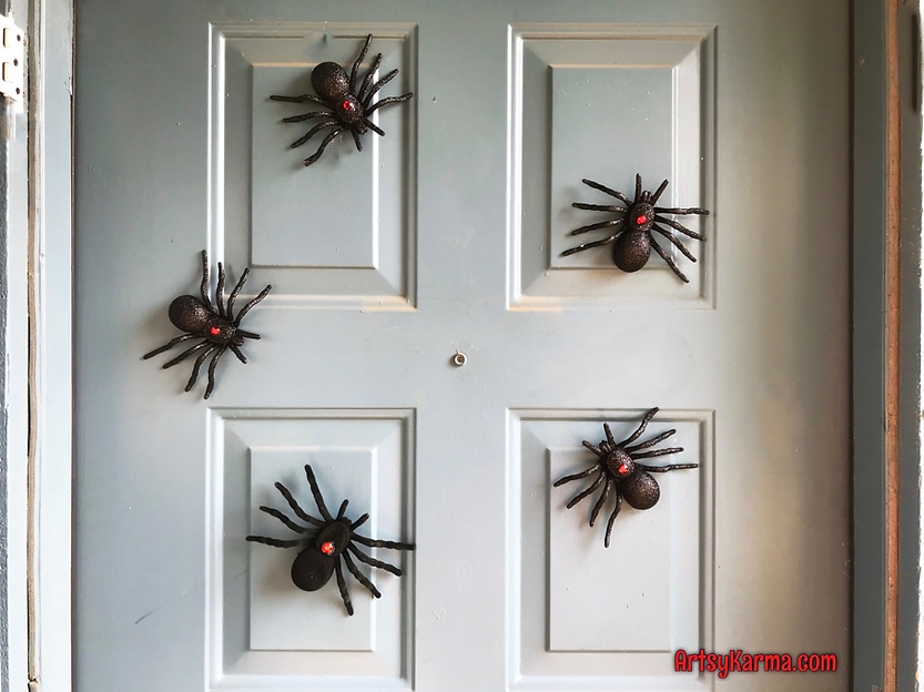 Scary black widow spider magnets