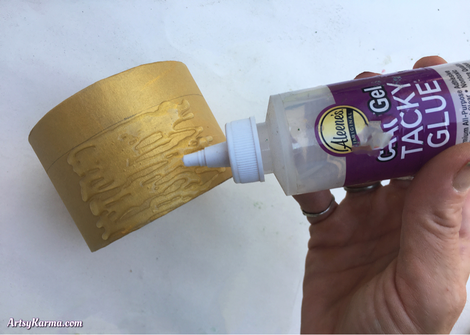 Decorating a paper mâché box