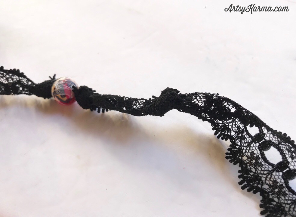 making knots in lace
