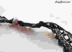 making knots in lace