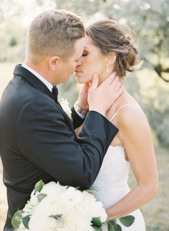 Romantic Elegance Wedding in Regina, Saskatchewan, Canadian Wedding Photographer