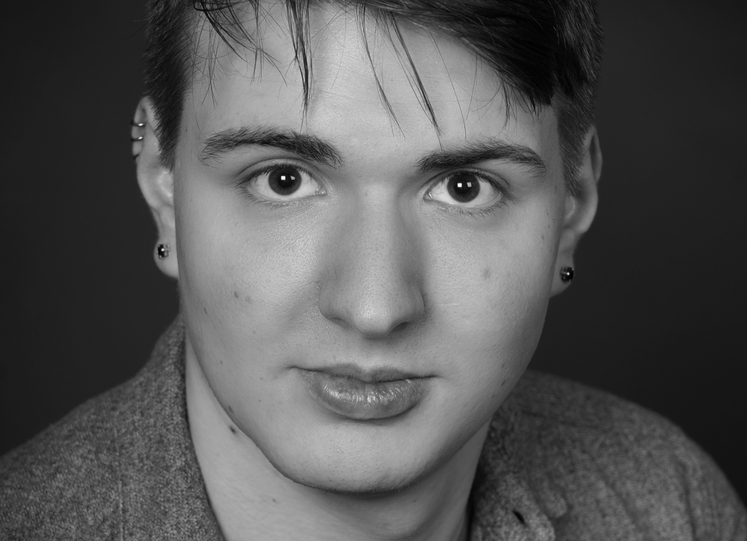 Laurence Stirling Knott | Voice Actor, Musician and Artist