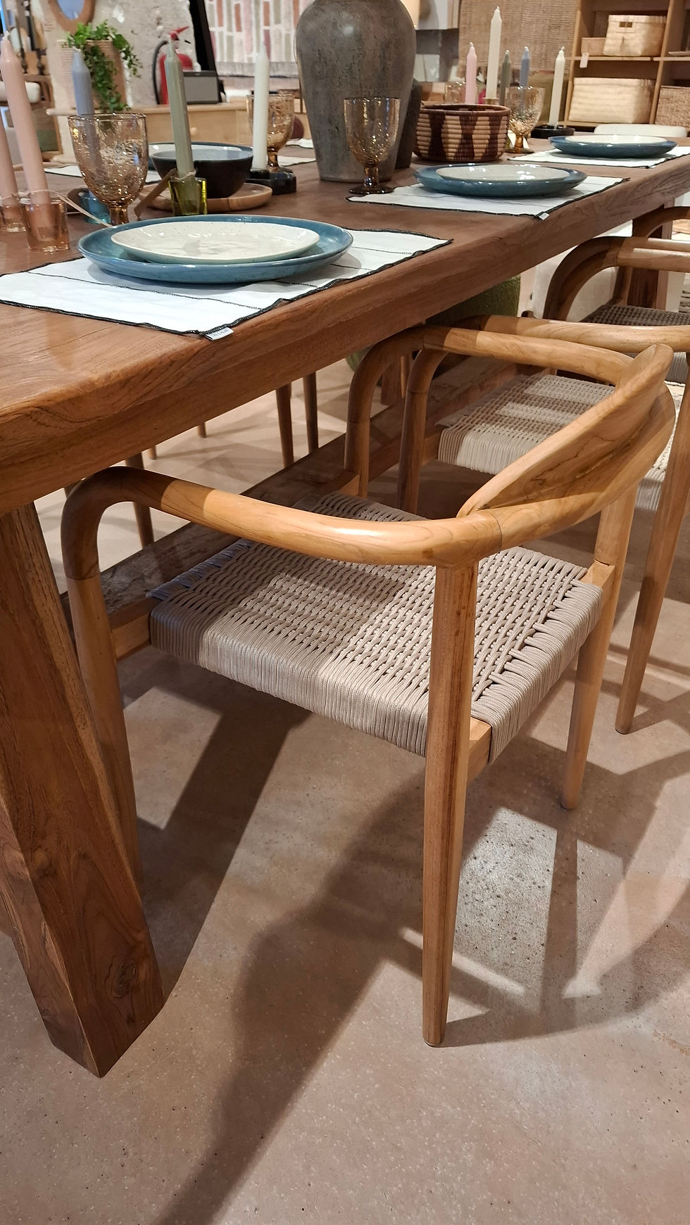 Chaise bois et corde taupe