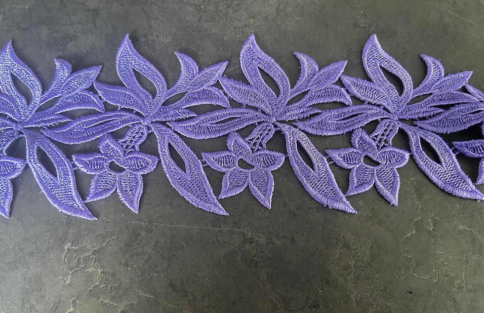 Thumbnail:  LUCY APPLIQUÉ 
