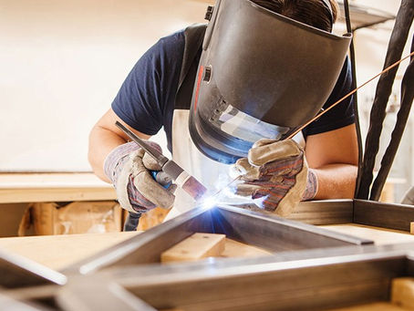 “Innovación y Tradición en Carpintería Metálica: Transformando Espacios con Estilo”