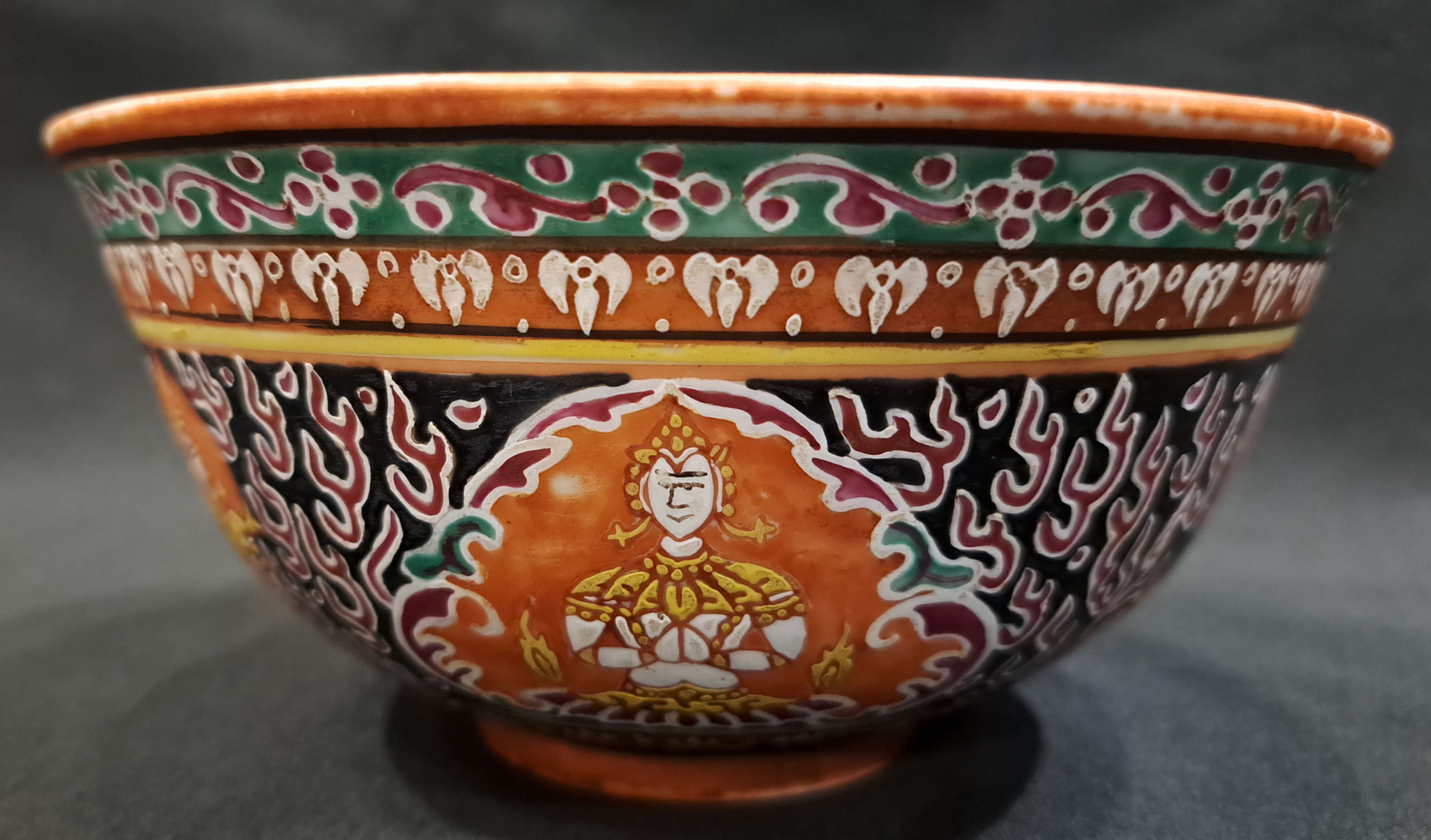 THAI BENJARONG BOWL PAINTED EXTERIOR WITH DESIGN THEPPANOM,17th CENTURY,AYUTHAYA