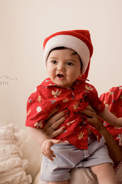 Aura Artistic Images | Bathurst Baby Photographer | Bathurst Cake Smash Photographer | Bathurst Christmas Photos