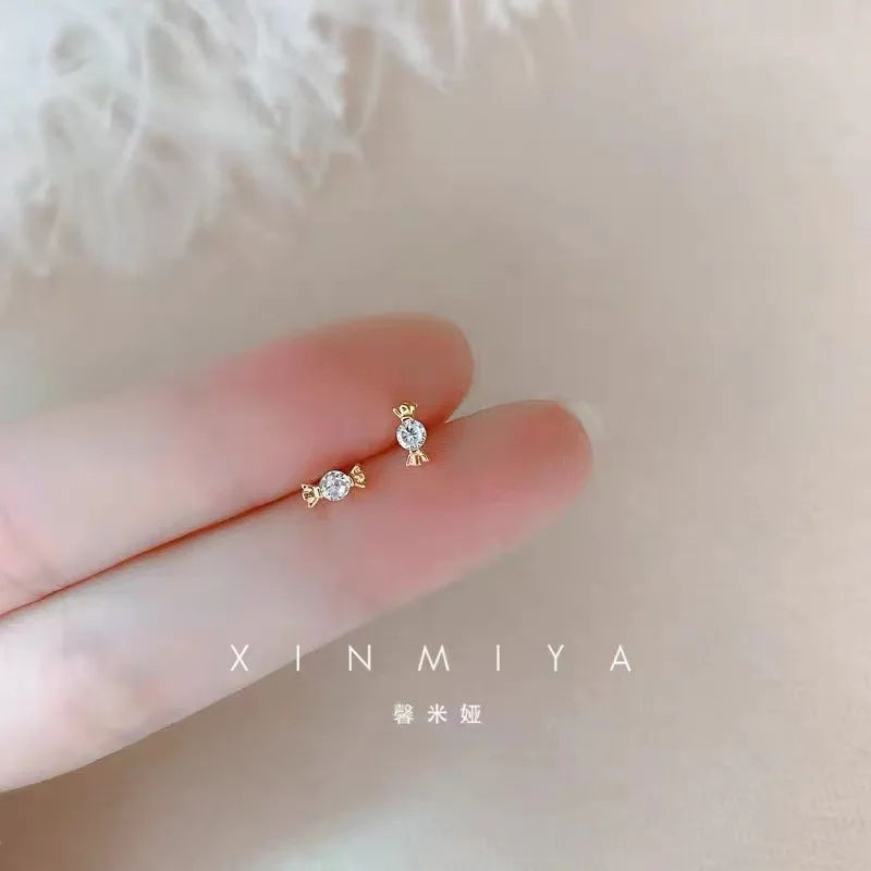 Thumbnail: Timeless Zircon Stud Earrings in 925 Silver