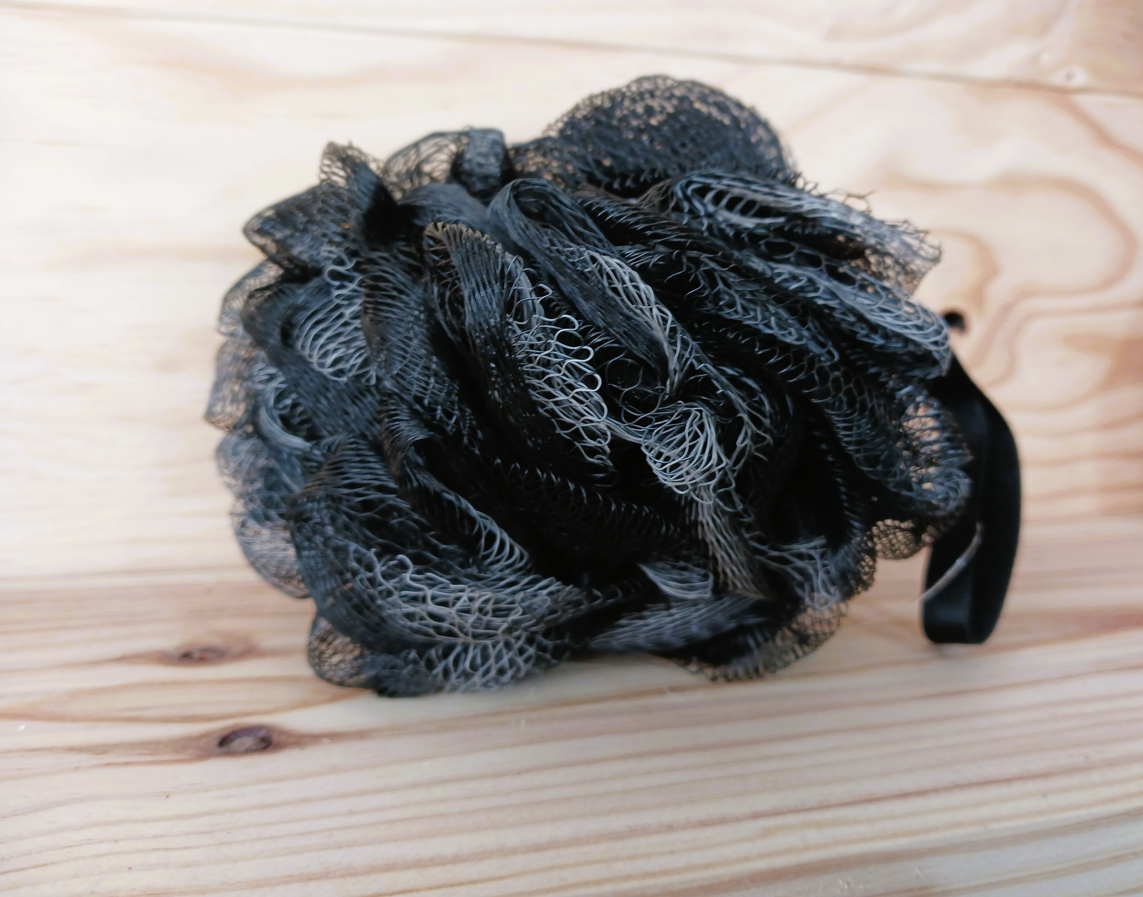 eponge moussante charbon