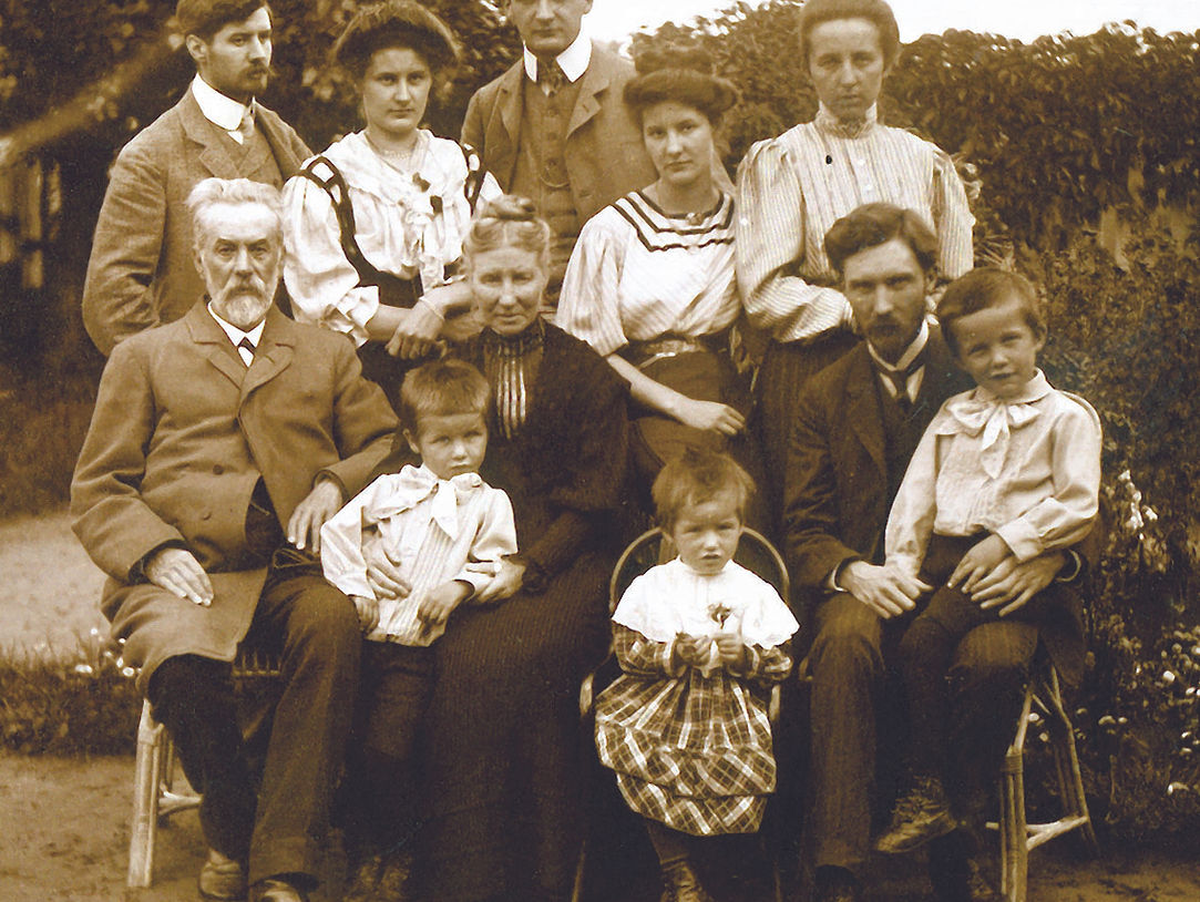 1907 or 08 GAJE and Hermann families.jpg