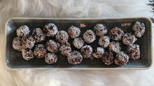 Raw fruit cacao balls