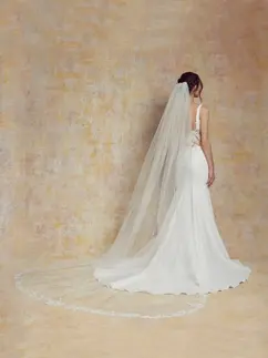 LOOK06-JANETVEIL.webp