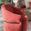 Miniature : Fauteuil Madame Butterfly assorti en tissu clair et coussin brique