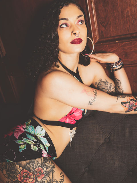 Hustler Cleveland Honey Rou