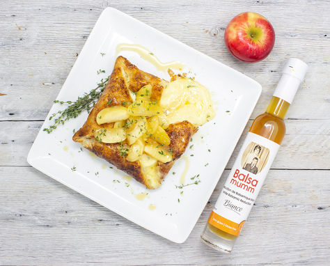 Brie en croûte feuilletée, pommes rôties & caramel Balsamumm-érable