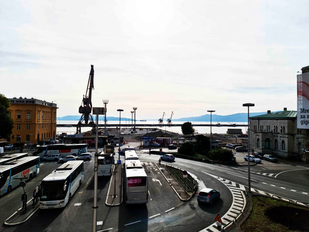 144133 20211025 Rijeka HafenPhoA.jpg