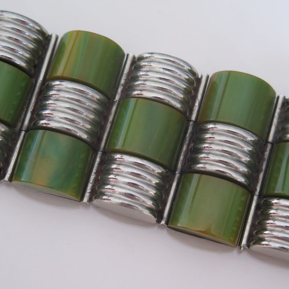 Thumbnail: Vintage Art Deco Machine Age Green Bakelite Chrome Bracelet