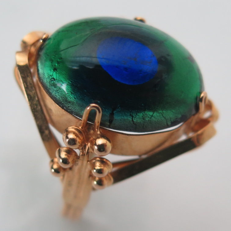 Thumbnail: Antique 18k Gold Arts & Crafts Peacock Glass Ring