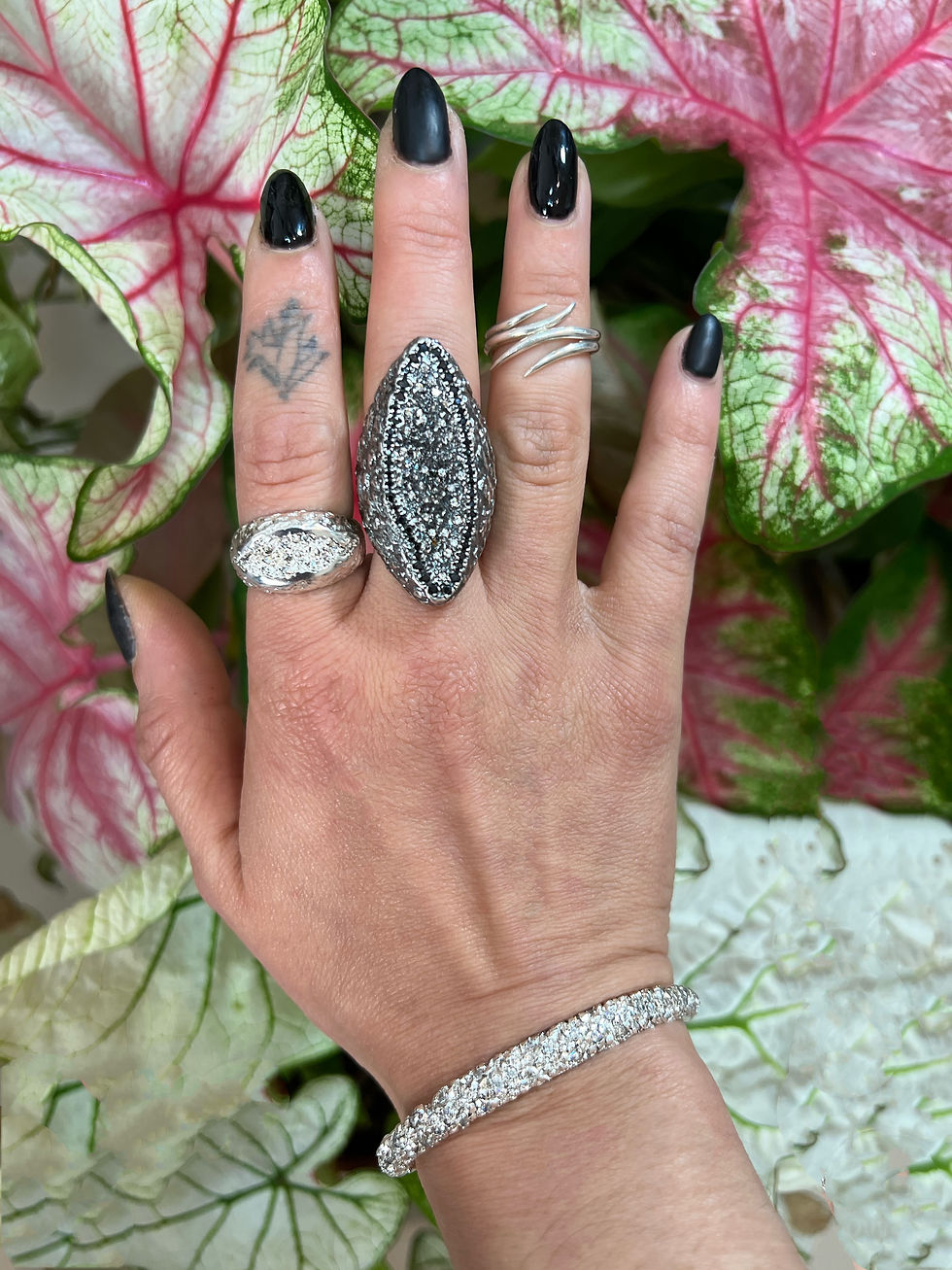 Thumbnail: Yolanda crystal stone