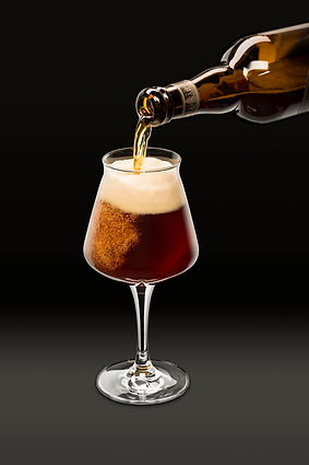 Alb-Bourbon_einschenken-web.png