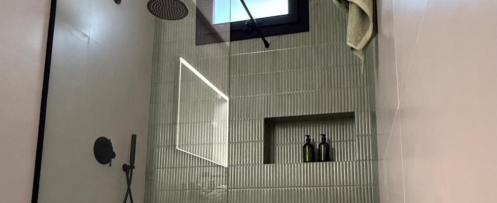 Complete shower installation in Lorca