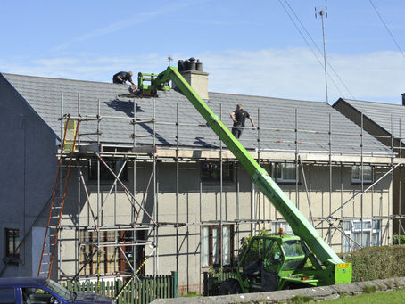 Picking the Right Professional Roofer: A Comprehensive Guide