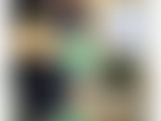 Gakken Turkey ofisinde 5S sistemi uygulanarak düzenlenmiş çalışma masası: etiketlenmiş monitör, laptop, saksı bitkisi ve "Masa ve Ofis Kontrol Listesi" ile birlikte yeşil alan işaretleme bantları. 5S uygulaması kapsamında Seiri, Seiton ve Seiso adımları örneklendiriliyor.