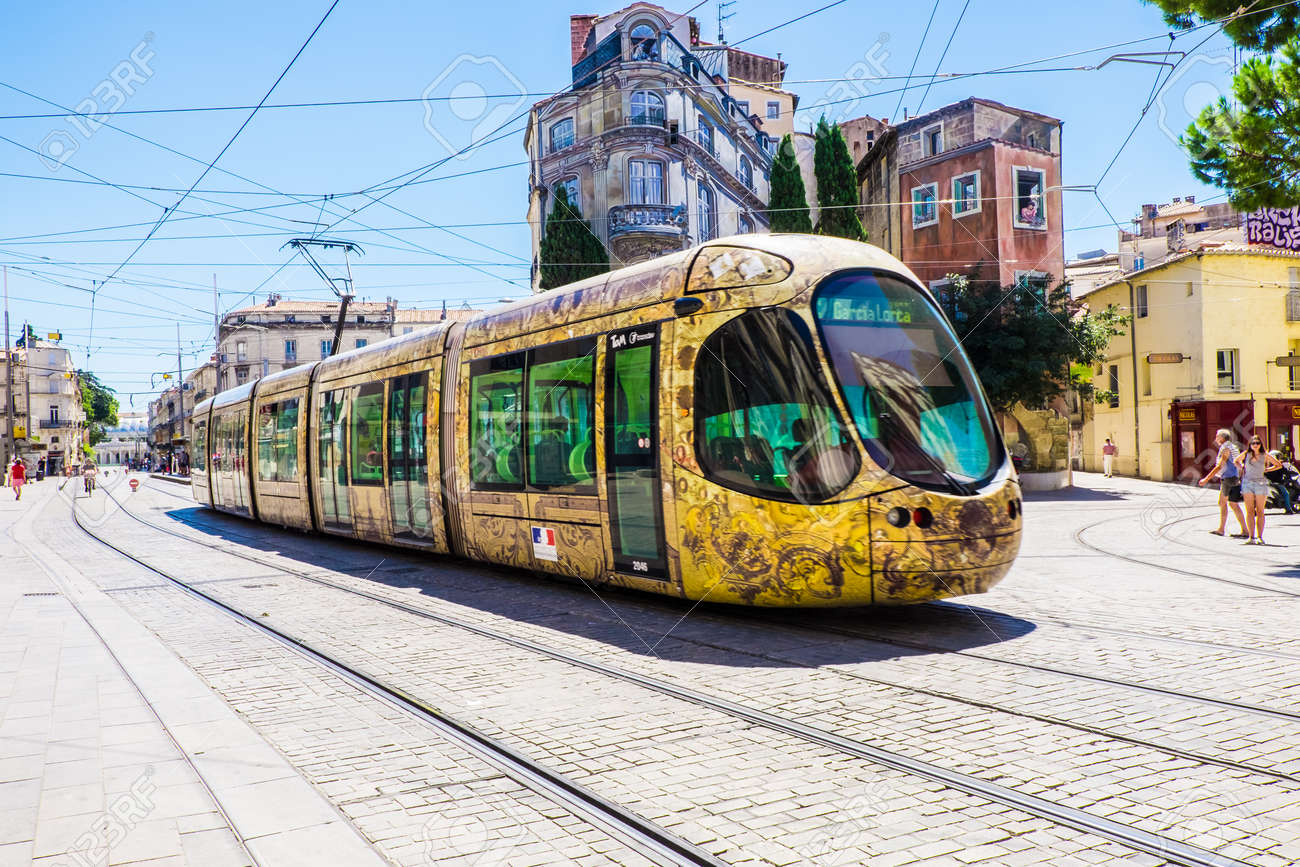 146638161-france-montpellier-4-août-2016-tram-à-montpellier-france-le-tramway-de-montpelli