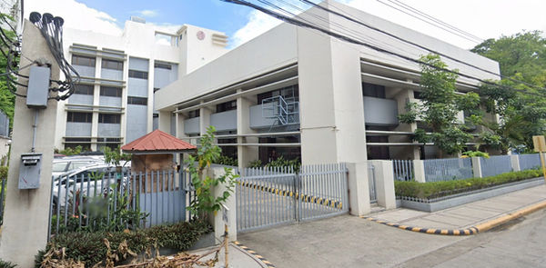 Office space for lease in AIA Cagayan de Oro, formerly Philam Life Cagayan de Oro, located at the corner of Don Apolinar Velez Avenue and Echem Street, downtown Cagayan de Oro City, Misamis Oriental. This commercial office building offers affordable and accessible workspace for traditional offices, insurance firms, and service-oriented businesses. Strategically positioned near major government offices, transport terminals, jeepney stops, and business establishments, AIA CDO provides convenience for employees and clients alike. Ideal for companies seeking professional office space in the heart of Northern Mindanao's regional capital.