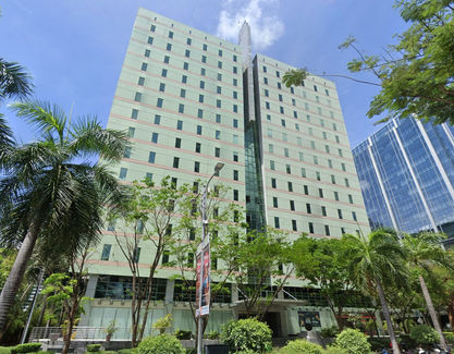 Available office spaces for lease at i2 Building in Cebu IT Park, Apas, Cebu City. This Grade A, PEZA-accredited office tower offers flexible workspace solutions ideal for BPO companies, IT firms, and multinational corporations. With 12 stories of modern offices, typical 1,500 sqm floor plates, 100% backup power, and multiple telecom providers, i2 Building ensures seamless and reliable operations. Its prime location in Cebu’s top IT and business hub provides excellent accessibility to transport, retail, and dining options, making it a strategic choice for businesses.
