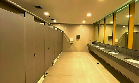 Premium Filinvest Cyberzone Bay City office spaces for rent in Pasay City Bay Area, offering flexible layouts, subdividable floors, and fully fitted or bare-shell options, ideal for BPOs, corporate offices, and tech companies, with prime accessibility near MOA, NAIA, and major transport routes.