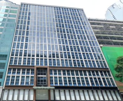6780 Ayala Avenue Building is a premium-grade office tower located along the prestigious Ayala Avenue in Makati CBD, Metro Manila. Designed for corporate offices and IT-BPM firms, the building offers fitted office spaces with VRF air-conditioning, high-speed elevators, and 100% backup power. Tenants benefit from its strategic Makati business address near Greenbelt, Legazpi Village, and key financial institutions. This modern office building combines accessibility, functionality, and prestige—making it one of the most sought-after commercial spaces for lease in Makati City.