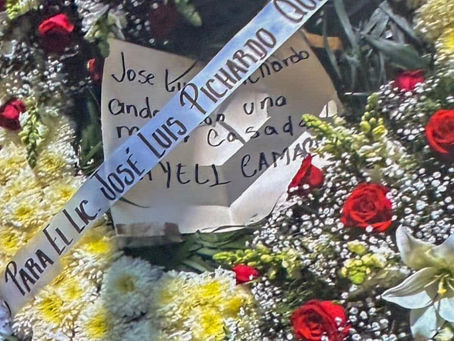 Dejan corona fúnebre a funcionario municipal de Acapulco