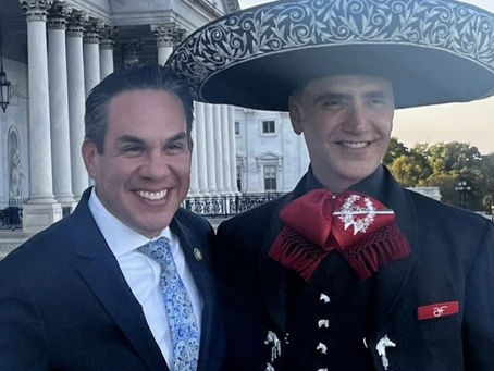 Alejandro Fernández es homenajeado en el Capitolio de EU