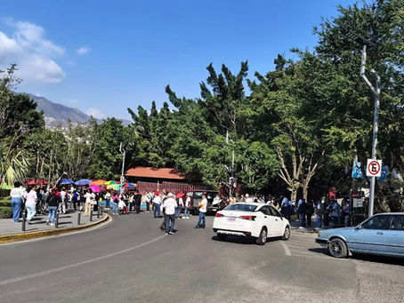 Protestan docentes en Chilpancingo por saturación y deficiencias en clínica del ISSSTE