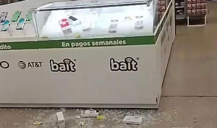 Asaltan área de celulares en Aurrerá de El Coloso en Acapulco