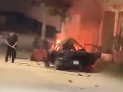 Explota auto cerca del Cereso de Acapulco