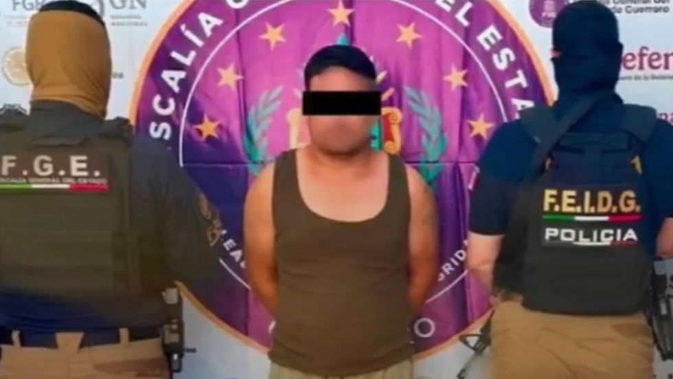 Detienen a excomisario señalado por vínculos con Los Ardillos