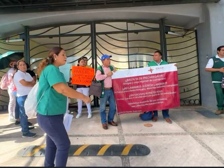 Protestan trabajadores de salud en Chilpancingo; exigen basificación y mejores salarios