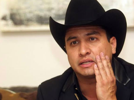 Estados Unidos cancela visa de Julión Álvarez; suspende concierto en Texas