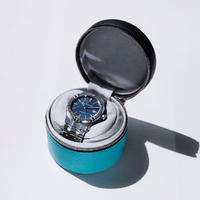 CELIEUのオリジナルの時計ケース（ウォッチケース）です。