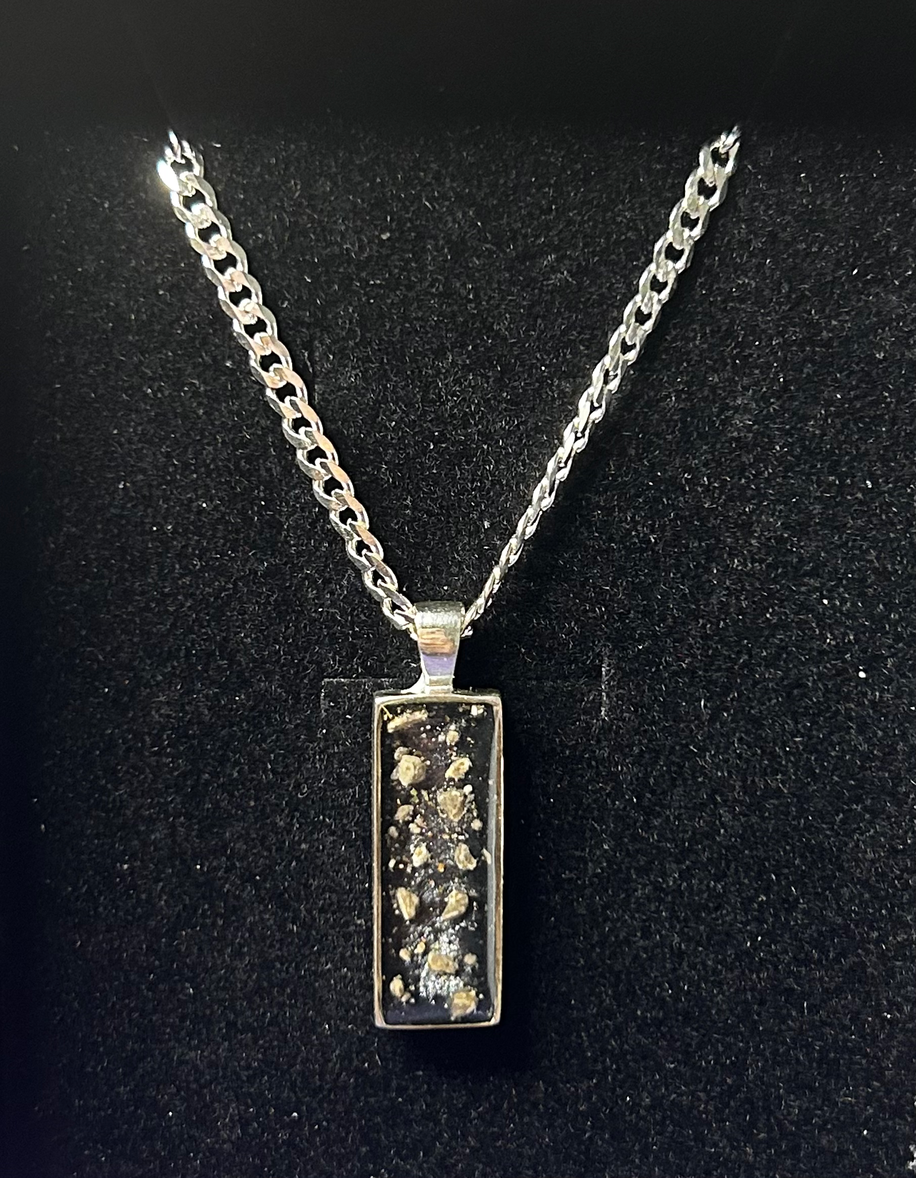 Men’s silver rectangle pendant 