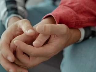 APRÈS CRANS-MONTANA : UNE ASSOCIATION OFFRE UN LIEU D'ÉCOUTE ET DE SOUTIEN AUX PARENTS ENDEUILLÉS